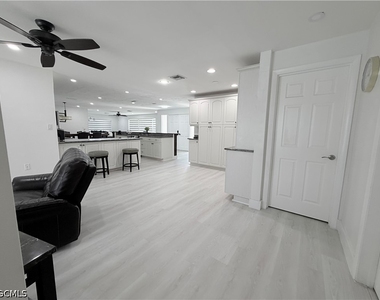 2025 Se 44th Street - Photo Thumbnail 21