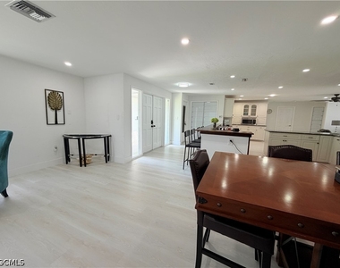 2025 Se 44th Street - Photo Thumbnail 18