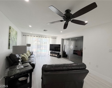 2025 Se 44th Street - Photo Thumbnail 17