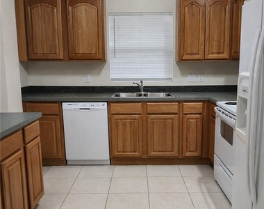 2147 Fairway Drive - Photo Thumbnail 8