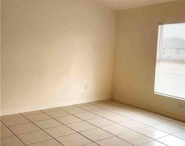 2147 Fairway Drive - Photo Thumbnail 9