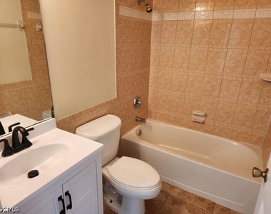 5 Nw 30th Place - Photo Thumbnail 7