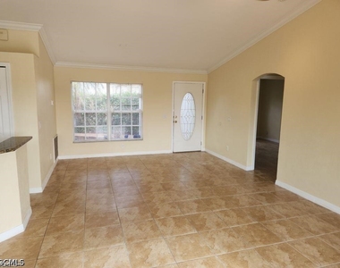 5 Nw 30th Place - Photo Thumbnail 4