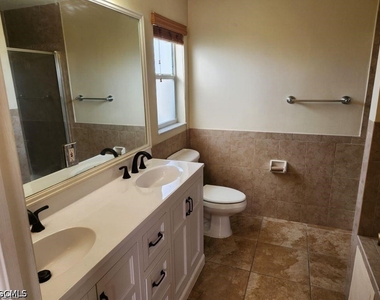 5 Nw 30th Place - Photo Thumbnail 5