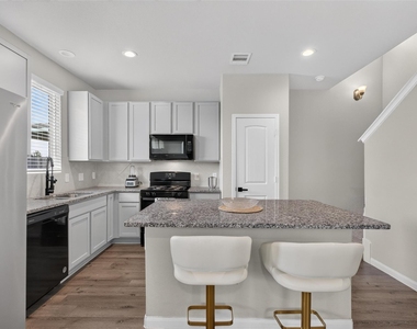 14040 Lamprey Drive - Photo Thumbnail 7