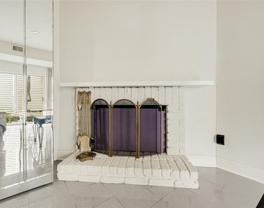 9809 Richmond Ave, Unit J-12 - Photo Thumbnail 5