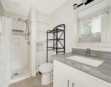 9809 Richmond Ave, Unit J-12 - Photo Thumbnail 17