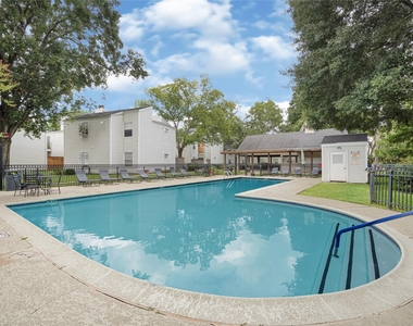 9809 Richmond Ave, Unit J-12 - Photo Thumbnail 24