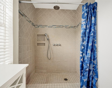 9809 Richmond Ave, Unit J-12 - Photo Thumbnail 12