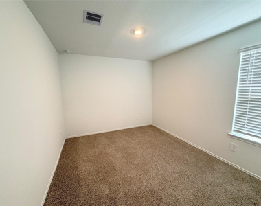 24855 Springbluff Valley Court - Photo Thumbnail 10