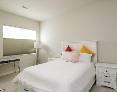 14803 Loggerhead Drive - Photo Thumbnail 13