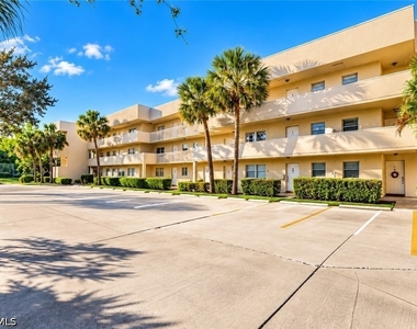 501 Forest Lakes Boulevard - Photo Thumbnail 12