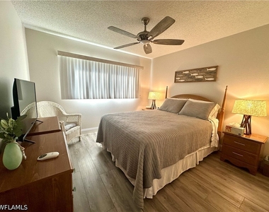 555 Park Shore Drive - Photo Thumbnail 24