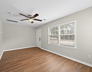 234 W 27th Street - Photo Thumbnail 1