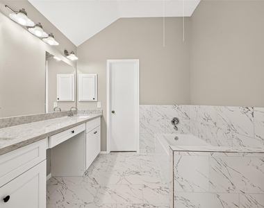 5631 Roserock Lane - Photo Thumbnail 32