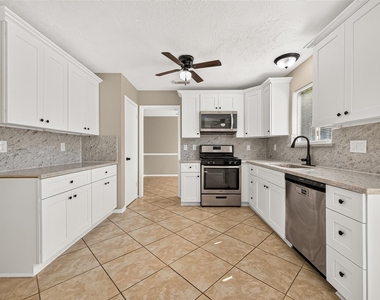 5631 Roserock Lane - Photo Thumbnail 18