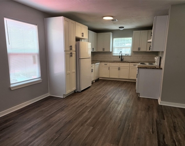 1508 Carver Avenue - Photo Thumbnail 3