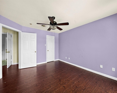 3603 Lauderwood Lane - Photo Thumbnail 4