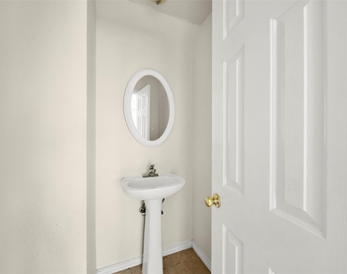 3603 Lauderwood Lane - Photo Thumbnail 17