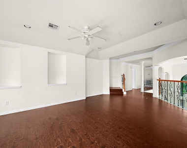 3603 Lauderwood Lane - Photo Thumbnail 13