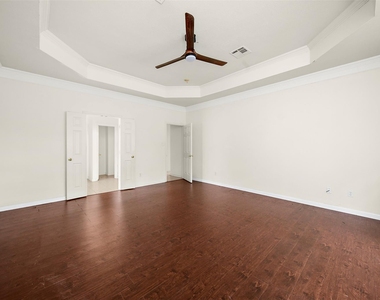 3603 Lauderwood Lane - Photo Thumbnail 15