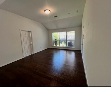 7506 Opal Hill Lane - Photo Thumbnail 15
