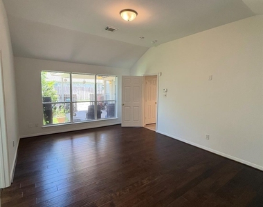 7506 Opal Hill Lane - Photo Thumbnail 16