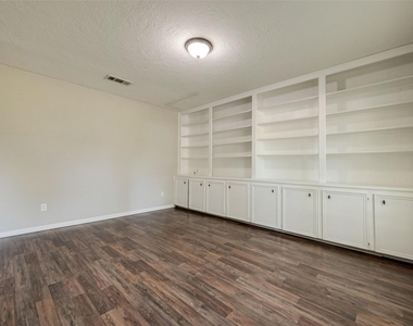 4311 Stacy Street - Photo Thumbnail 7