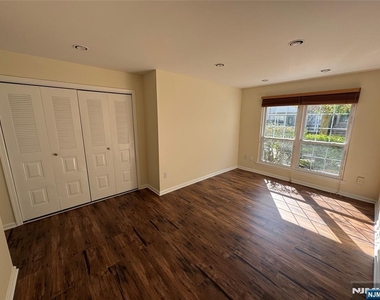 831 Juniper - Photo Thumbnail 6
