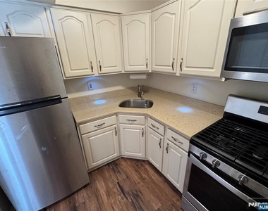 831 Juniper - Photo Thumbnail 5