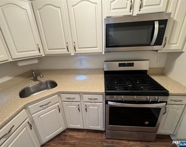 831 Juniper - Photo Thumbnail 16