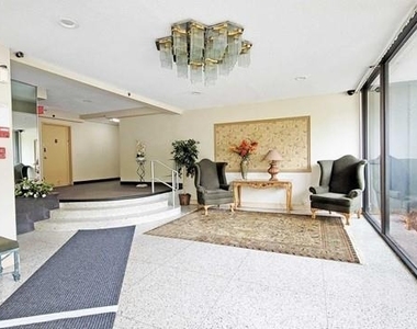 2348 Linwood - Photo Thumbnail 16