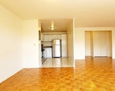 2348 Linwood - Photo Thumbnail 5