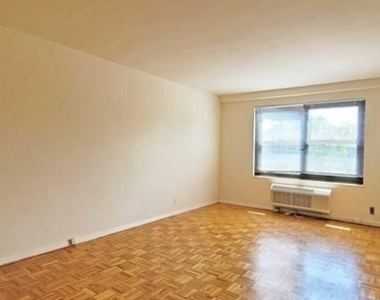 2348 Linwood - Photo Thumbnail 11