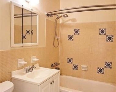 2348 Linwood - Photo Thumbnail 13