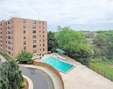2348 Linwood - Photo Thumbnail 17