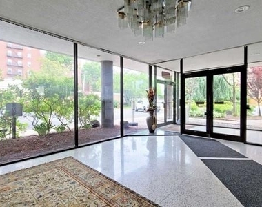 2348 Linwood - Photo Thumbnail 15