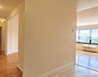 2348 Linwood - Photo Thumbnail 1