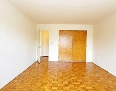 2348 Linwood - Photo Thumbnail 12