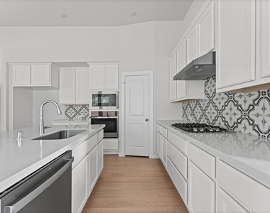 7909 Wild Thicket Drive - Photo Thumbnail 13