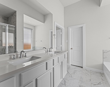 7909 Wild Thicket Drive - Photo Thumbnail 15