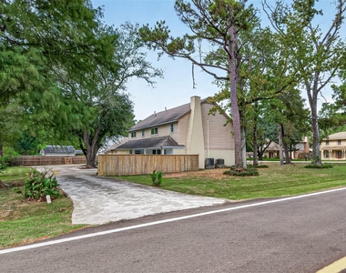 552 Roanoke Drive - Photo Thumbnail 26