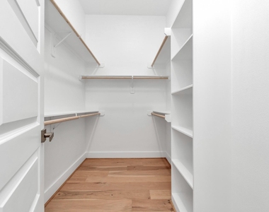 305 Queen Sude Lane - Photo Thumbnail 26