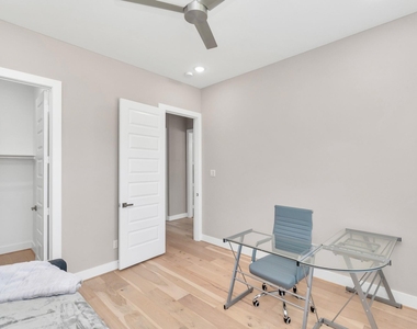 305 Queen Sude Lane - Photo Thumbnail 28