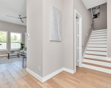 305 Queen Sude Lane - Photo Thumbnail 39