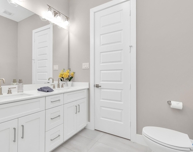 305 Queen Sude Lane - Photo Thumbnail 33