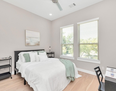 305 Queen Sude Lane - Photo Thumbnail 31