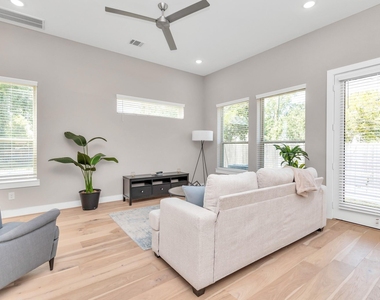 305 Queen Sude Lane - Photo Thumbnail 41