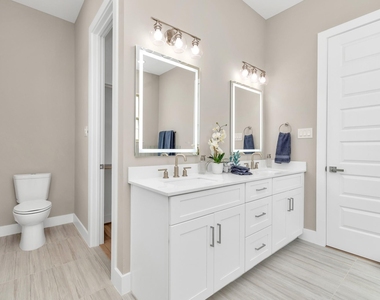 305 Queen Sude Lane - Photo Thumbnail 20