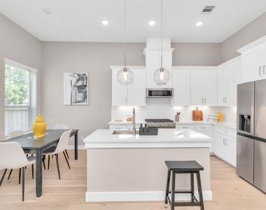305 Queen Sude Lane - Photo Thumbnail 7